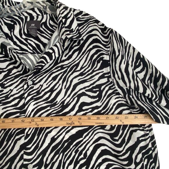 H&M Women's Tunic Shirt XL Zebra Button Up Long Sleeve Lyocell Boho Relaxed - Picture 3 of 5